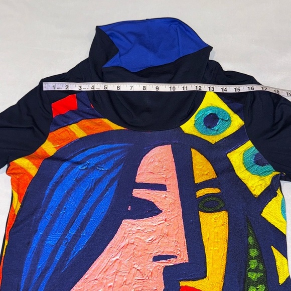Simply Art by Dolcezza Vibrant Blue Pink Graphic cowl neck sweater Picasso vibes - Picture 8 of 11
